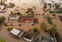 Συμπαράσταση στα θύματα φυσικών καταστροφών