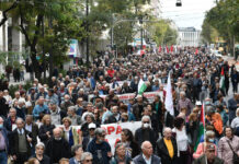 Μεγαλειώδης η συγκέντρωση των συνταξιούχων στο κέντρο της Αθήνας την Παρασκευή 24/11 (Βίντεο)